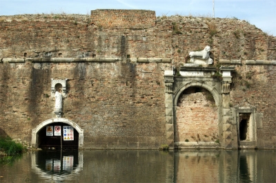 Giro delle Mura: dal castello Carrarese a riviera dei Mugnai